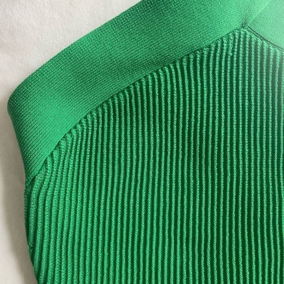 GREEN BABATON HALTER SCULPT TOP - Picture 2 of 2